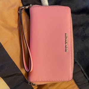 Michael Kors Jet Set Leather Wrislet